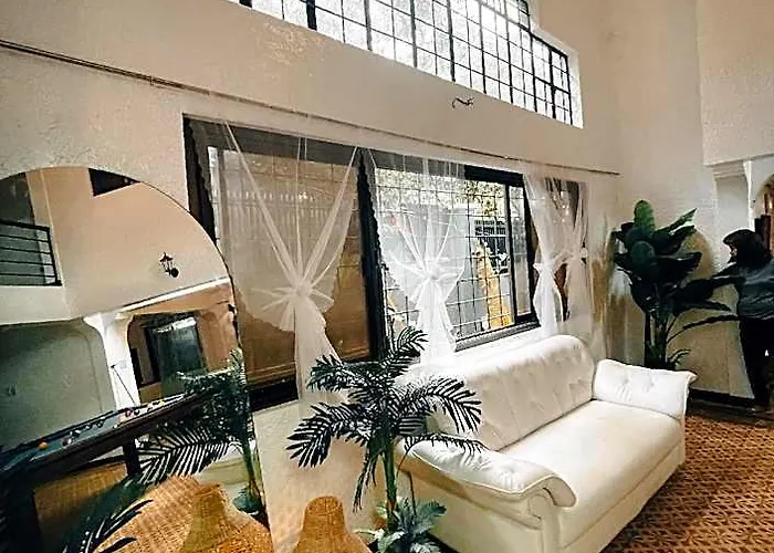 Spacious Family House With Pool In Tagaytay Отель Манила