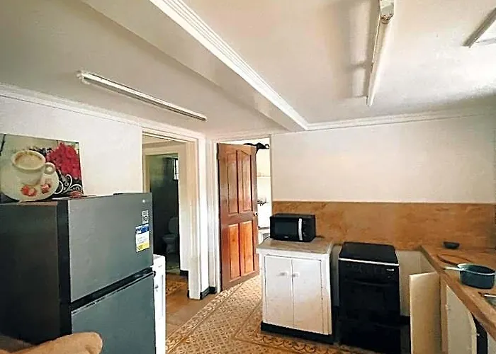 Spacious Family House With Pool In Tagaytay Отель