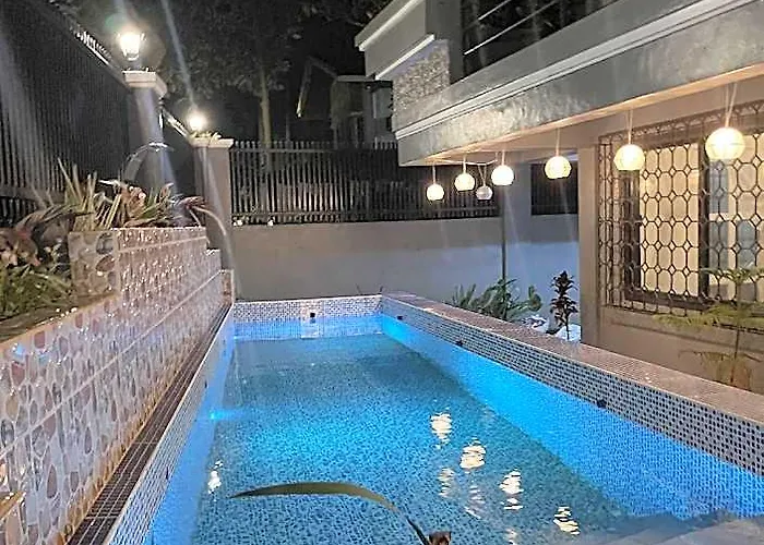 Отель Spacious Family House With Pool In Tagaytay Манила
