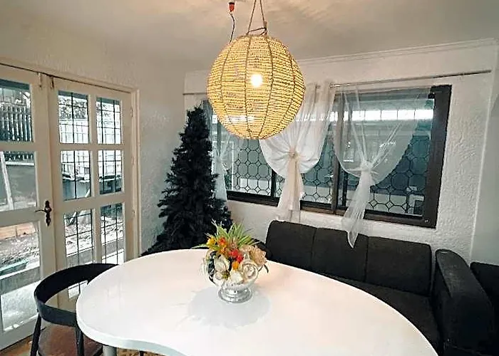 Spacious Family House With Pool In Tagaytay 2* Манила