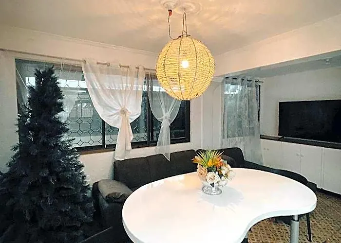 Spacious Family House With Pool In Tagaytay Отель 2*