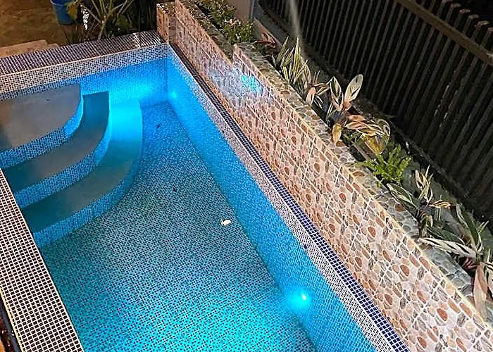 Отель Spacious Family House With Pool In Tagaytay Манила