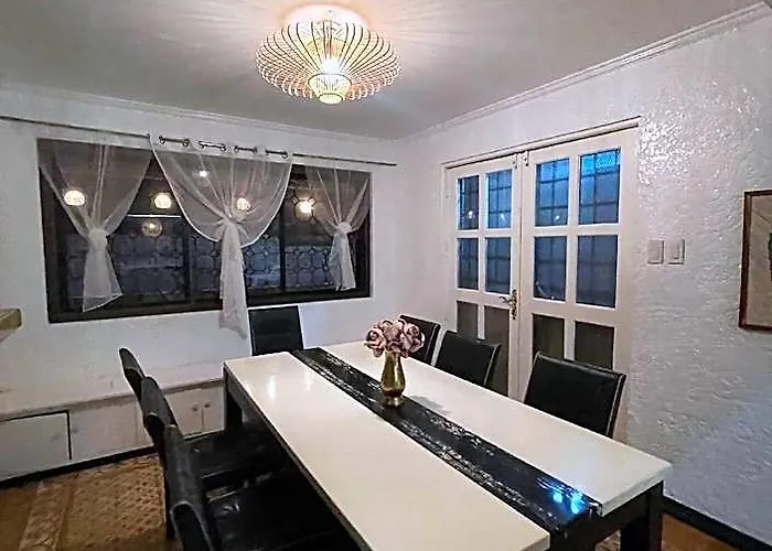 Spacious Family House With Pool In Tagaytay
