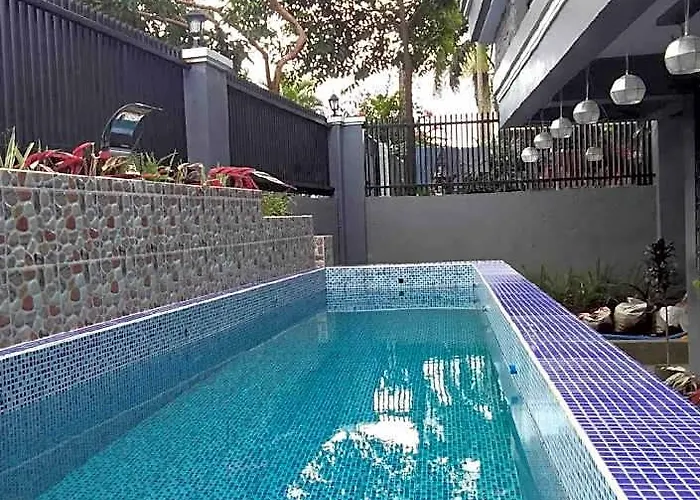 Spacious Family House With Pool In Tagaytay 2*
